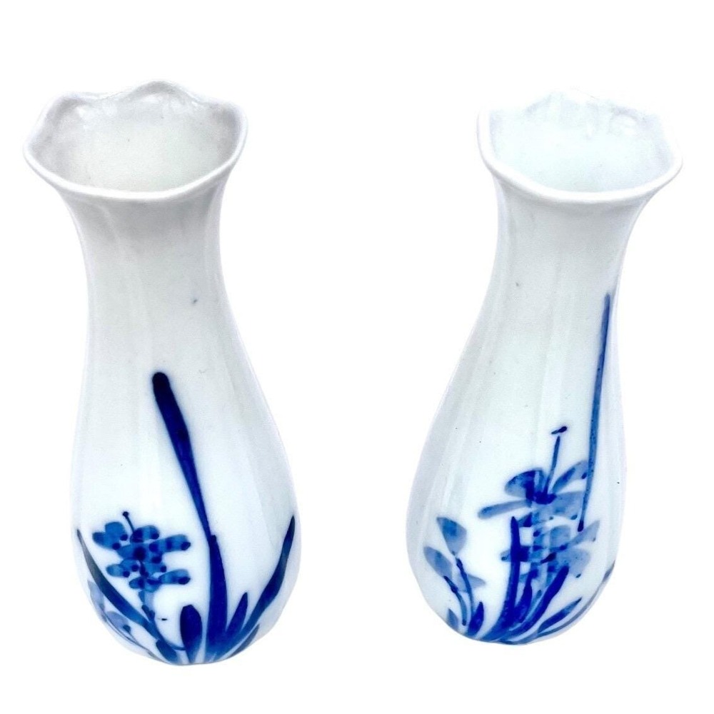 Vintage Blue & White Porcelain Bud‎ Vases – Hand Painted Floral – Made in China